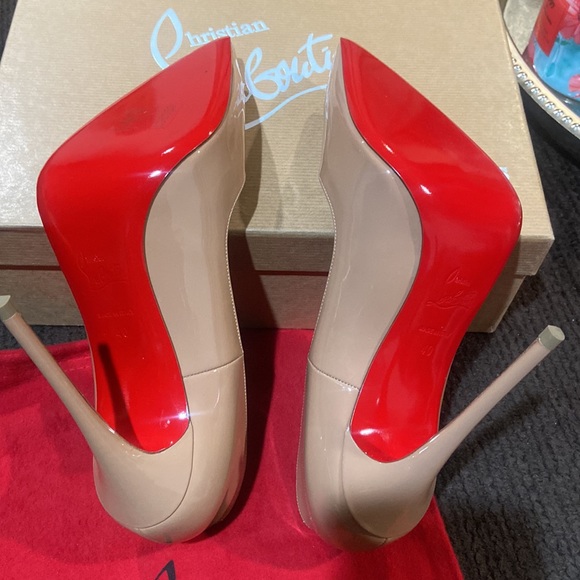 Christian Louboutin EU size: 10 fits US size: 8 - Picture 2 of 10